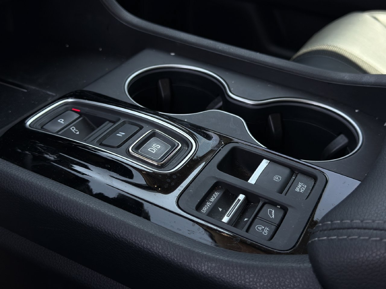 Used 2023 Honda Pilot Touring image 16