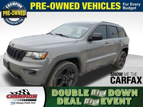 Used 2020 Jeep Grand Cherokee Laredo image 1