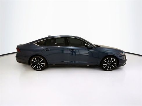 Used 2025 Honda Accord Touring image 8