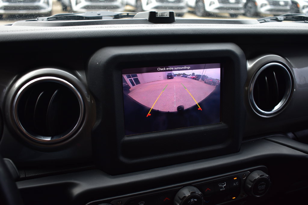 Used 2020 Jeep Wrangler Unlimited Sahara AWD/4WD image 47