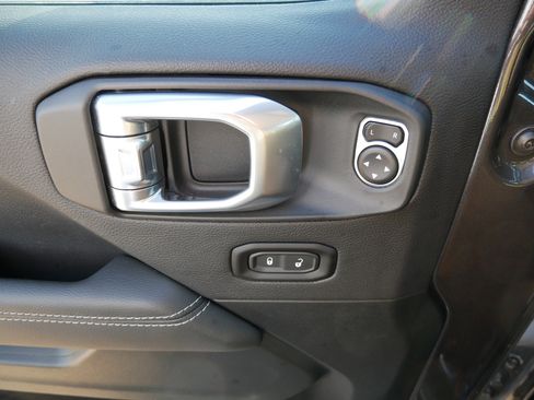 Used 2023 Jeep Wrangler Rubicon w/ Safety Group image 20