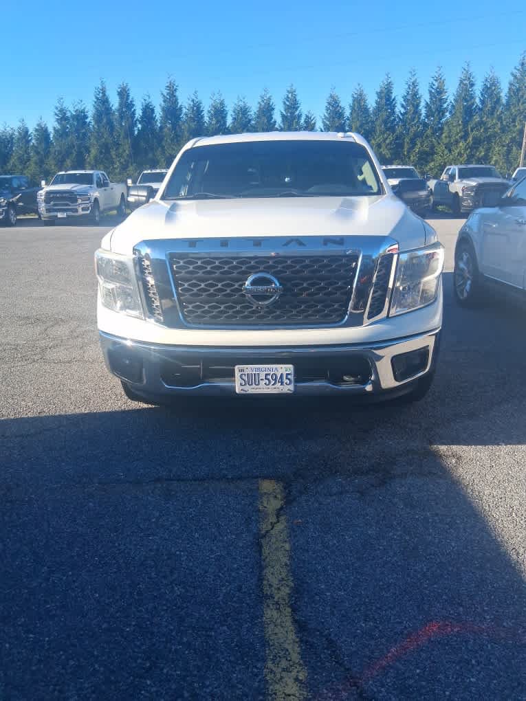 Used 2017 Nissan Titan SV AWD/4WD image 7
