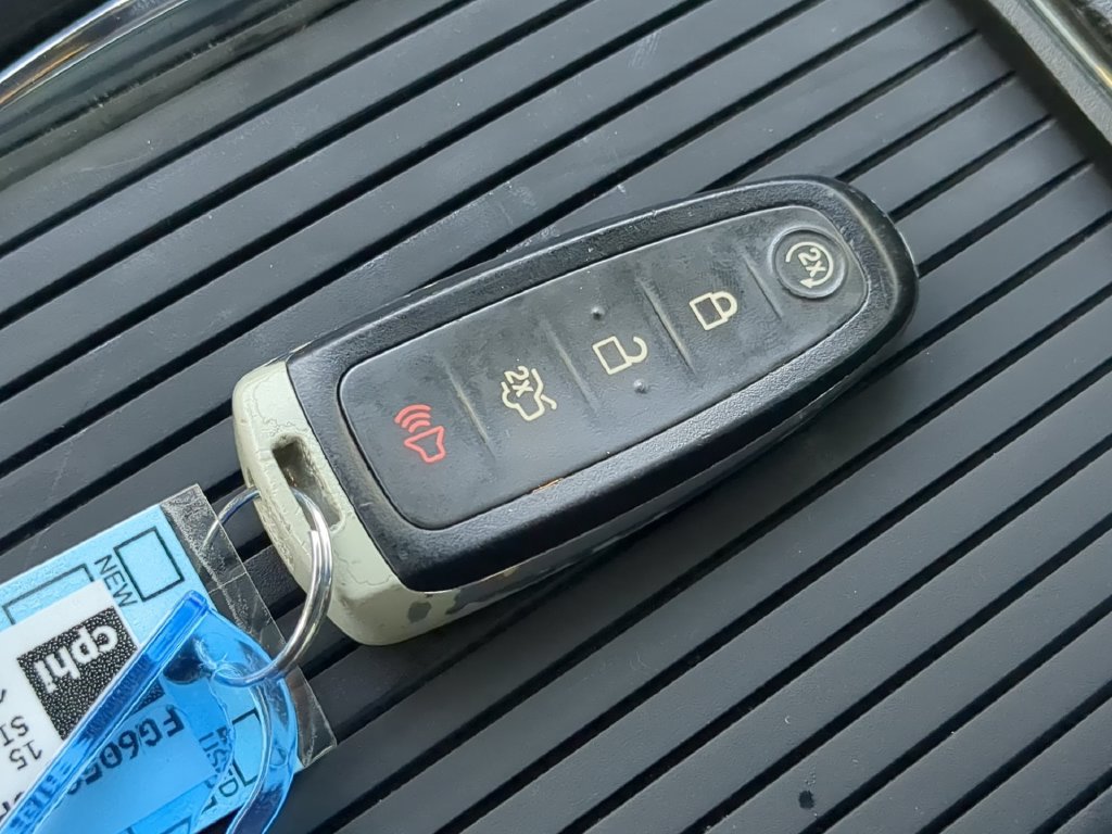 Used 2015 Lincoln MKS AWD w/ Equipment Group 201A image 36
