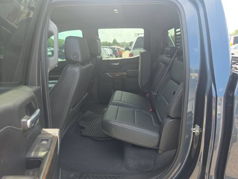 Used 2021 Chevrolet Silverado 1500 RST w/ Convenience Package II AWD/4WD image 8