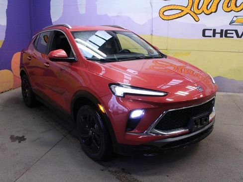 Used 2024 Buick Encore GX Sport Touring image 4