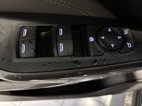 Used 2024 Chevrolet Trax ACTIV w/ Sunroof Package FWD image 7