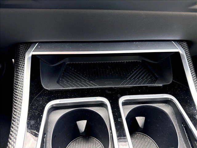 Certified 2023 BMW i7 xDrive60 AWD/4WD image 24