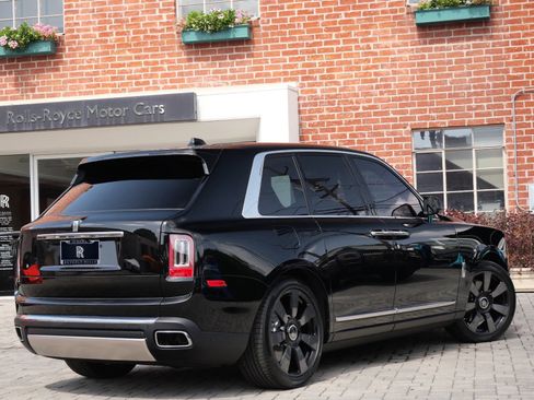 Certified 2023 Rolls-Royce Cullinan AWD/4WD image 2