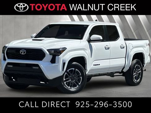 Certified 2024 Toyota Tacoma TRD Sport image 1