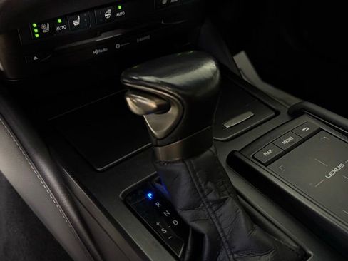 Used 2022 Lexus ES 300h w/ Premium Package image 19