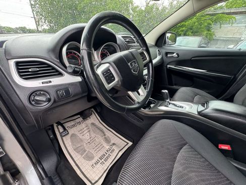 Used 2017 Dodge Journey SXT w/ Premium Group image 19