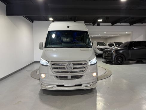 Used 2024 Mercedes-Benz Sprinter 2500 image 4