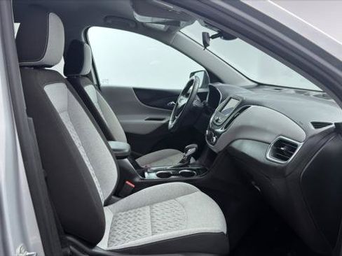Used 2022 Chevrolet Equinox LT FWD image 23