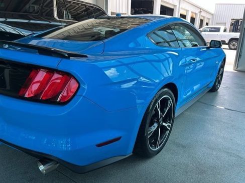Used 2017 Ford Mustang GT Premium RWD image 9