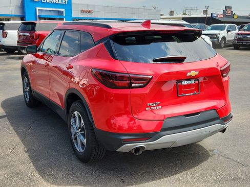 Used 2023 Chevrolet Blazer LT image 3