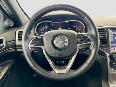 Used 2018 Jeep Grand Cherokee Limited AWD/4WD image 19