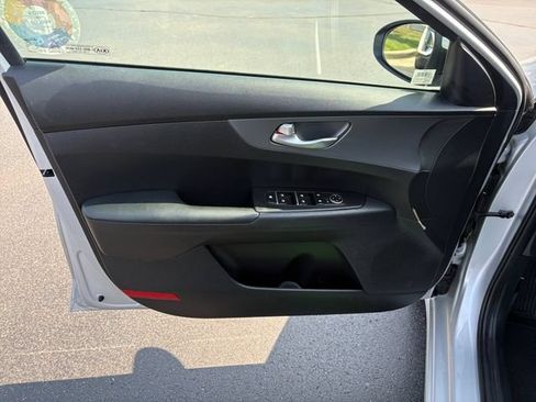 Used 2021 Kia Forte LXS FWD image 17
