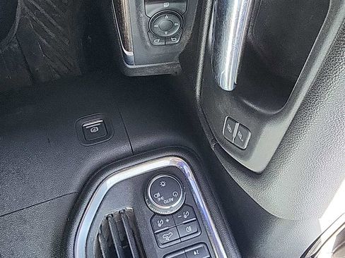 Used 2022 Chevrolet Silverado 1500 RST AWD/4WD image 8