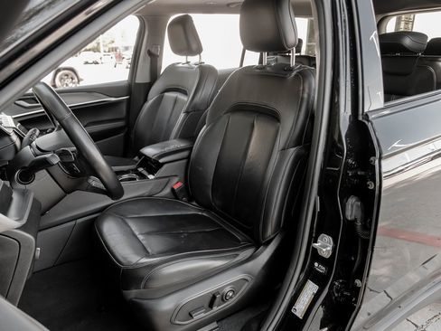 Used 2022 Jeep Grand Cherokee L Limited image 8