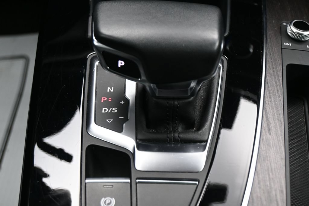 Used 2024 Audi Q5 2.0T Premium Plus AWD/4WD image 21