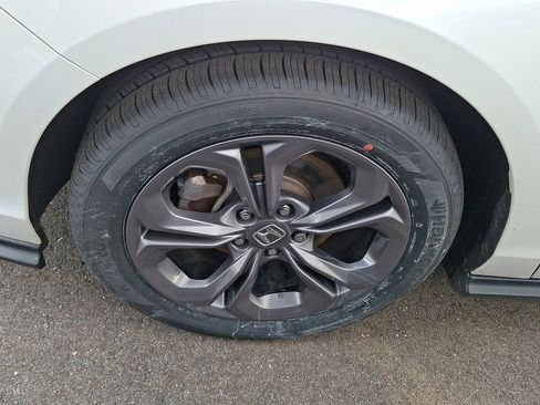 Used 2023 Honda Accord EX image 4