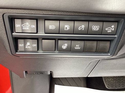 Used 2025 Toyota Tundra Platinum AWD/4WD image 22