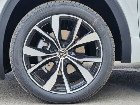 New 2026 Volkswagen Atlas SEL Premium R-Line AWD/4WD image 10