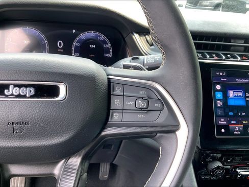 Certified 2025 Jeep Grand Cherokee Laredo X w/ Luxury Tech Group I AWD/4WD image 22