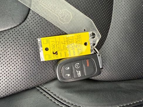 Used 2022 Jeep Cherokee Latitude Lux w/ Sun & Sound Group image 27