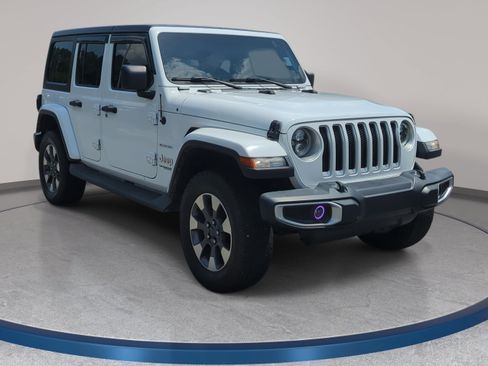 Used 2021 Jeep Wrangler Unlimited Sahara AWD/4WD image 3