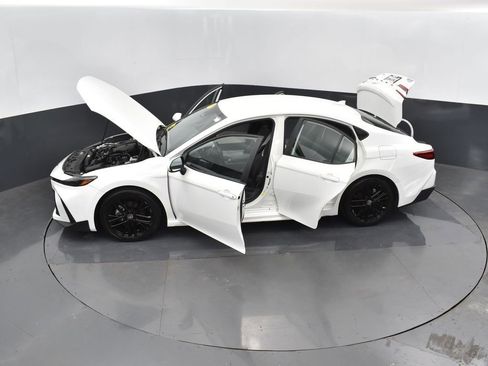 Used 2025 Toyota Camry SE image 58