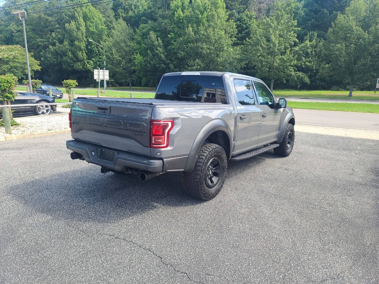 Used 2018 Ford F150 Raptor w/ Equipment Group 802A Luxury AWD/4WD image 8
