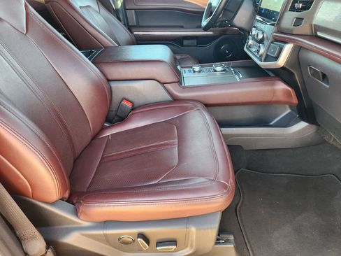 Certified 2024 Ford Expedition Limited image 13