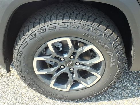 New 2026 Chevrolet Equinox ACTIV FWD image 9