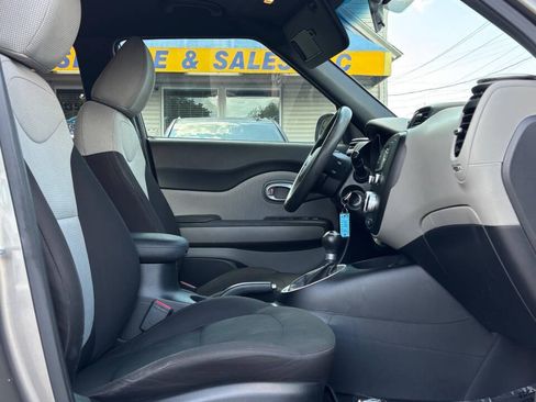 Used 2016 Kia Soul w/ Convenience Package FWD image 18