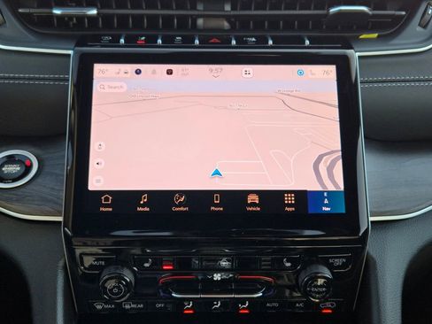 New 2025 Jeep Grand Cherokee Limited image 22