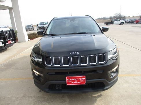 Used 2018 Jeep Compass Latitude w/ Popular Equipment Group image 10