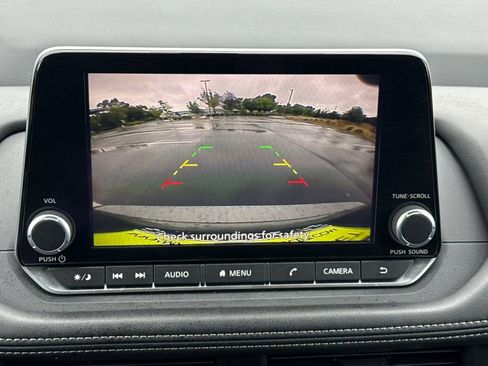 Used 2025 Nissan Rogue SV FWD image 28