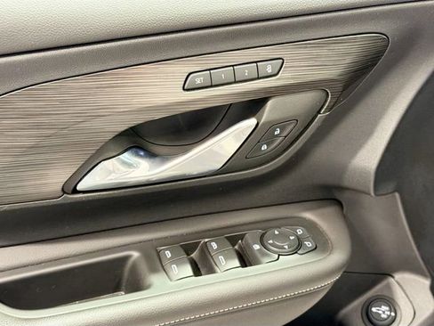 Certified 2022 GMC Terrain SLT w/ Infotainment Package II image 17