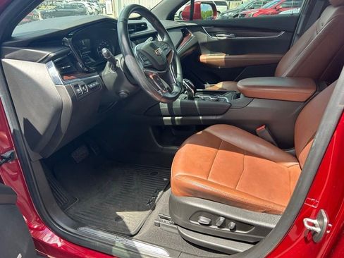 Used 2020 Cadillac XT5 Premium Luxury image 11