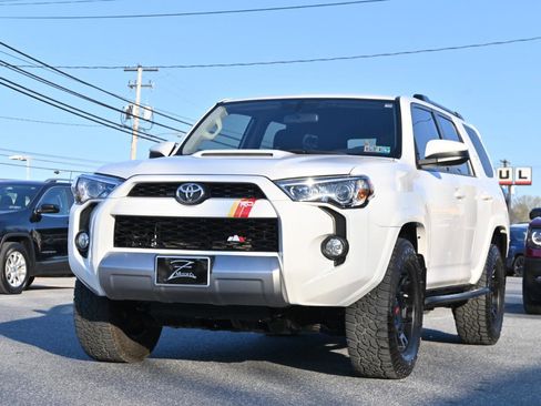 Used 2019 Toyota 4Runner TRD Off-Road image 6