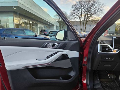 Used 2026 BMW X5 xDrive40i w/ Executive Package image 23