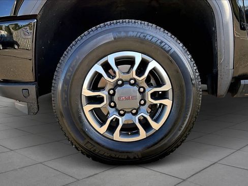 Used 2022 GMC Sierra 2500 AT4 image 10
