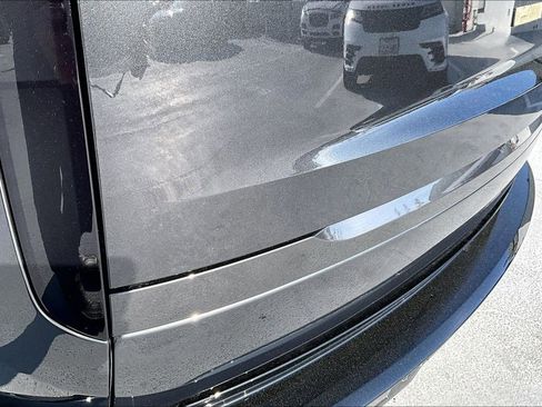 Used 2025 Land Rover Range Rover SE image 22