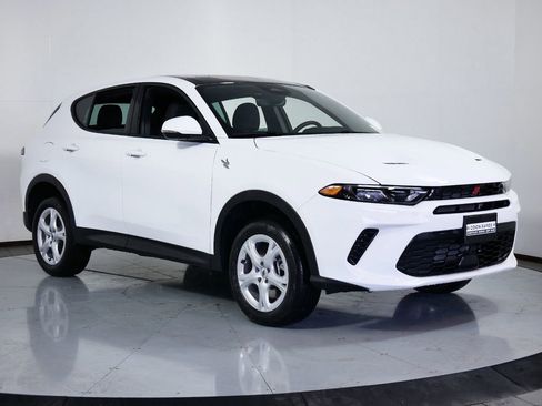 Used 2024 Dodge Hornet GT image 2