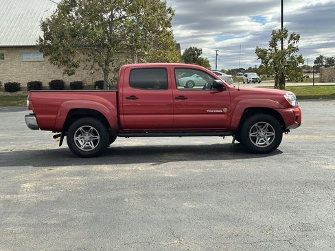 Used 2012 Toyota Tacoma PreRunner image 4