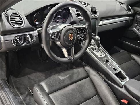 Used 2022 Porsche 718 Boxster RWD image 8