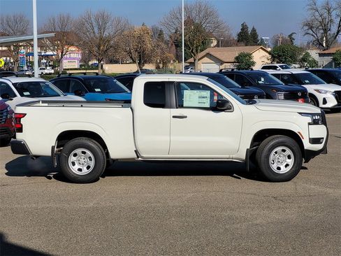 New 2026 Nissan Frontier S image 3