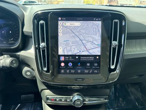 Used 2026 Volvo XC40 B5 Plus w/ Protection Package Premier AWD/4WD image 17