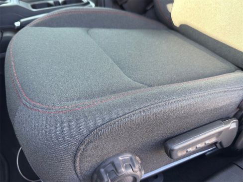 Used 2024 Jeep Wrangler Unlimited Rubicon image 16